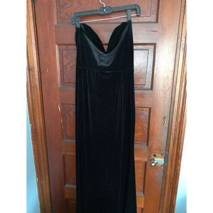PRETTYLITTLETHING NEVER BEEN WORN Velvet Gown